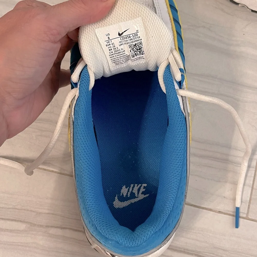 Nike AirMax TailWind 4 Size 8 Men’s and 9.5 Women’s